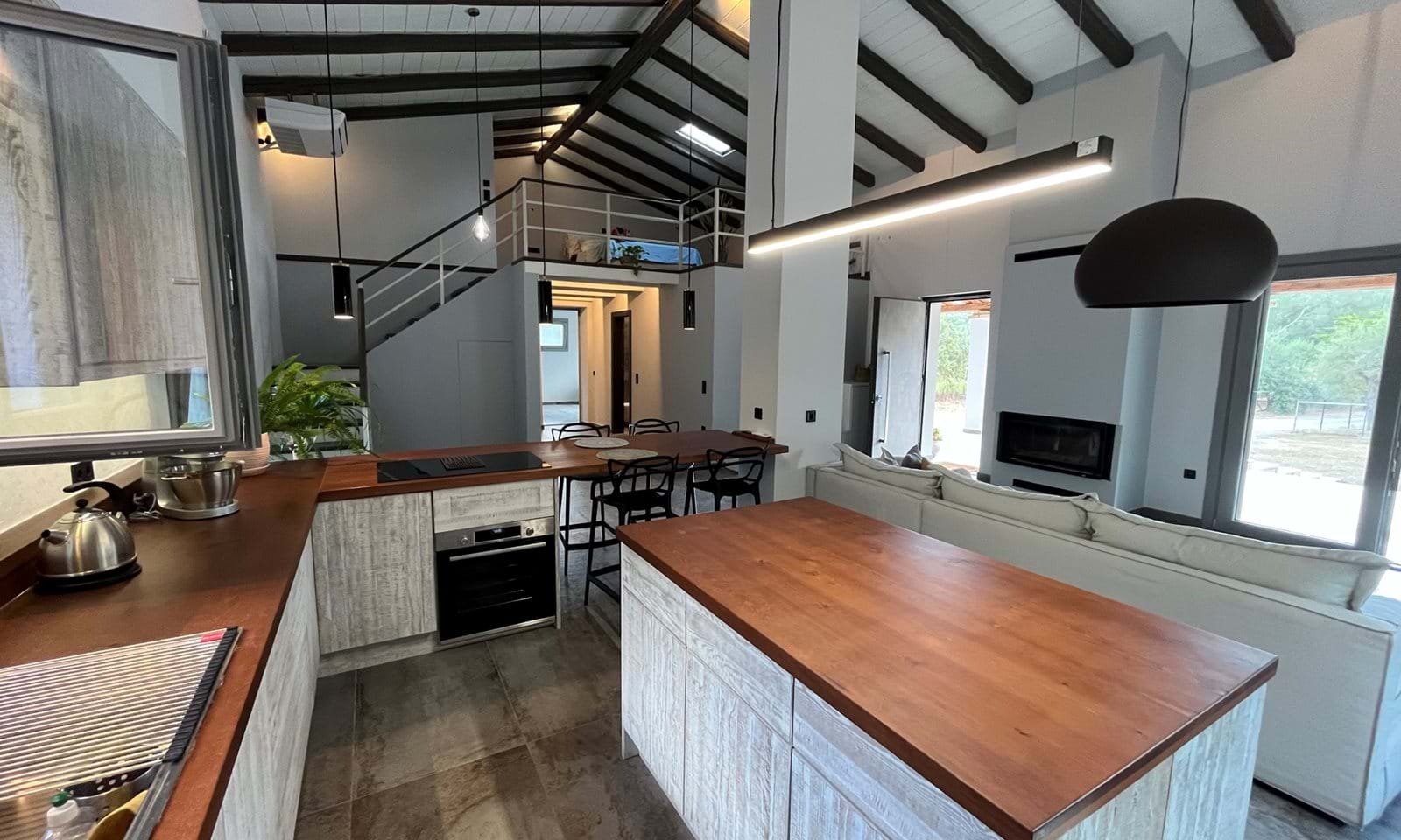 Listing photograph 12 of 31 of the house in Poulades, published by Corfu Home Finders.