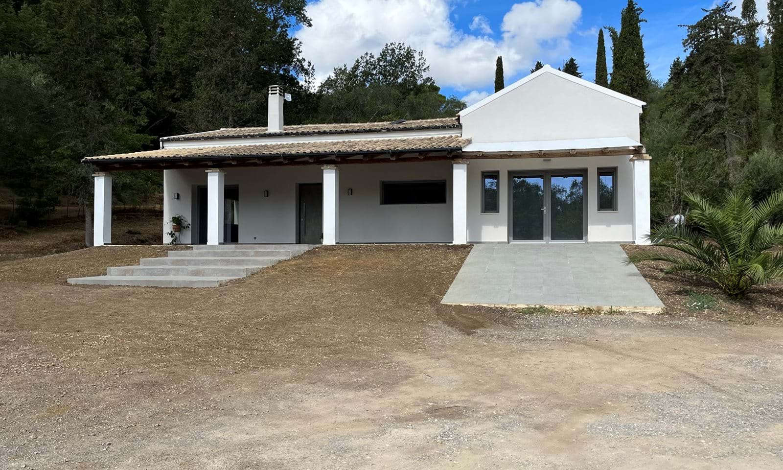 Listing photograph 2 of 31 of the house in Poulades, published by Corfu Home Finders.