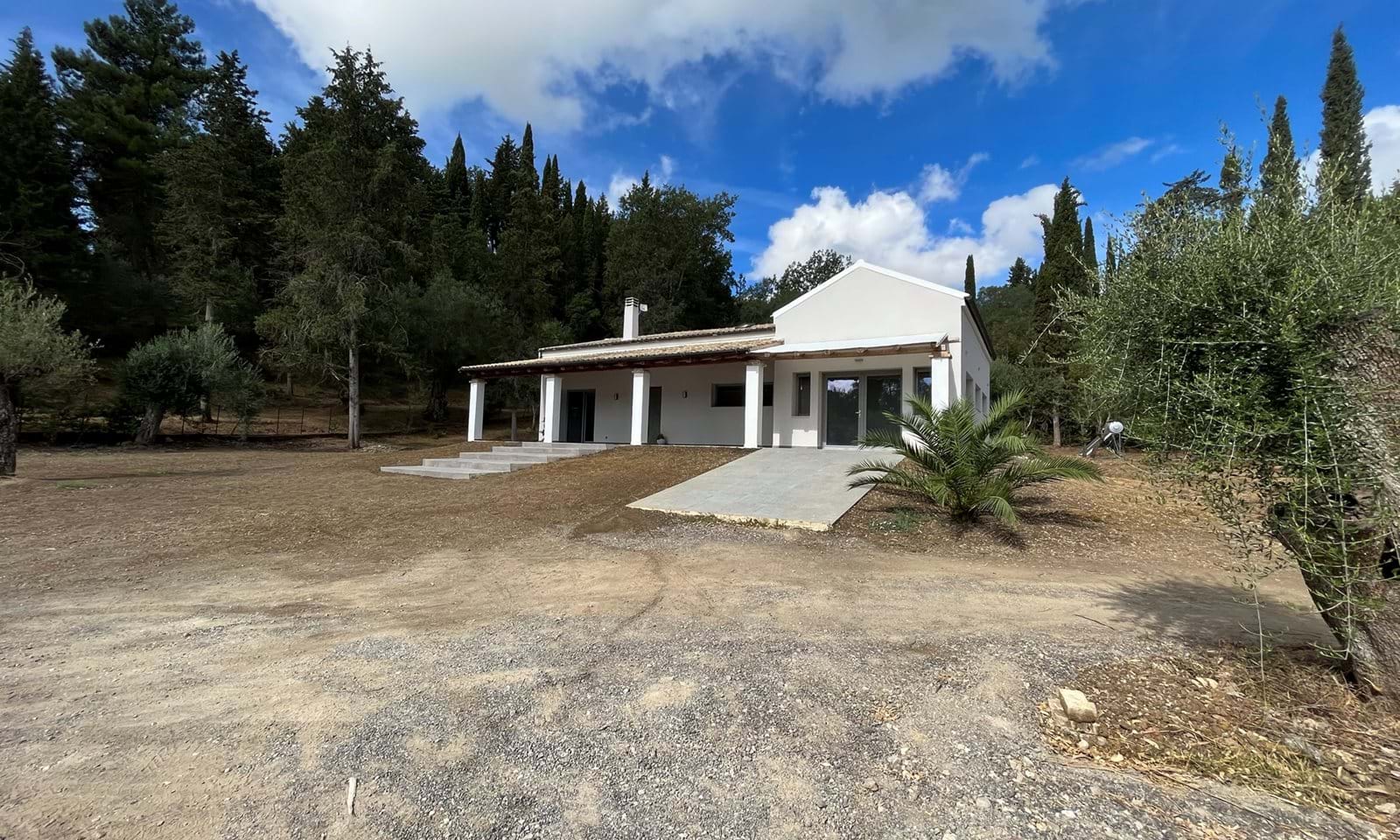 Listing photograph 3 of 31 of the house in Poulades, published by Corfu Home Finders.