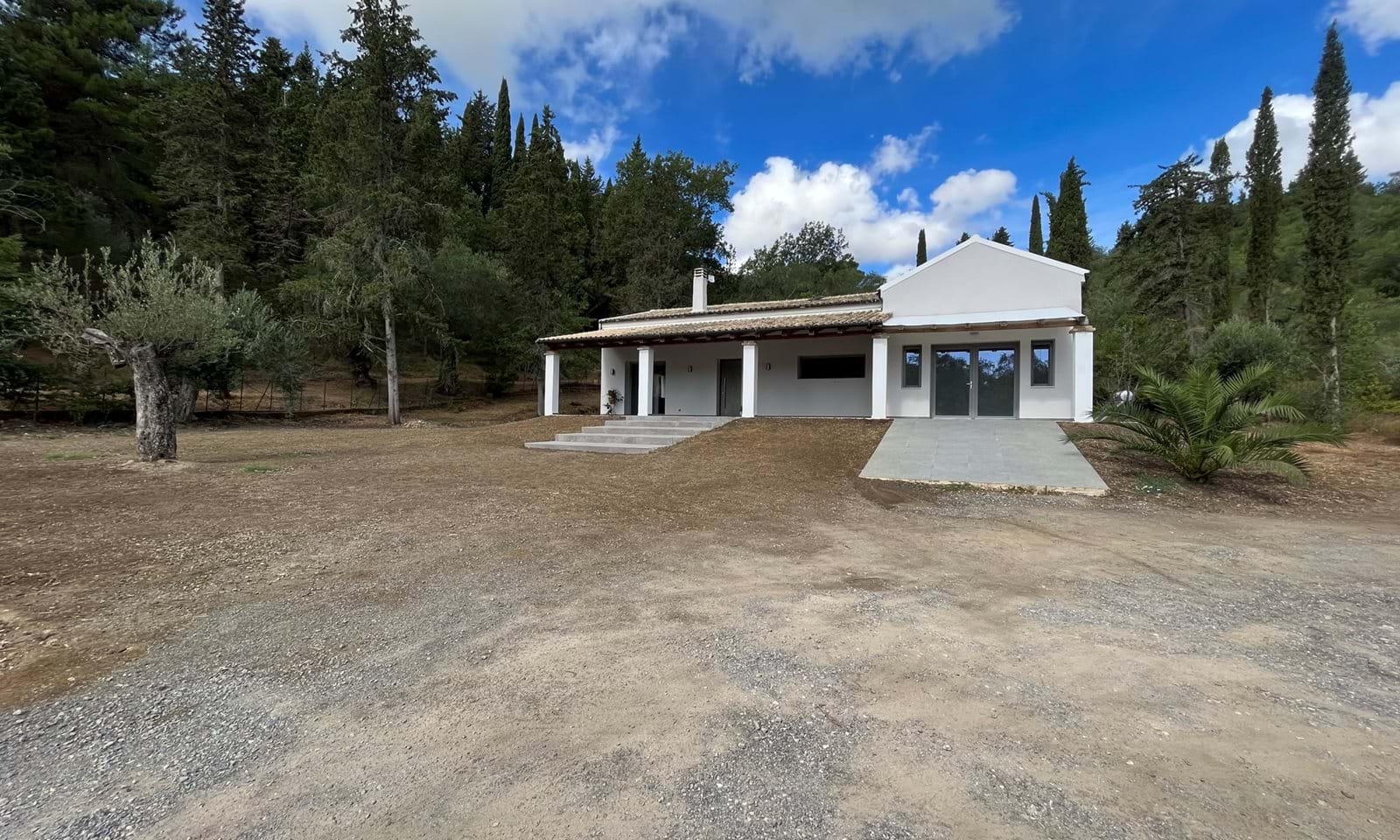 Listing photograph 30 of 31 of the house in Poulades, published by Corfu Home Finders.