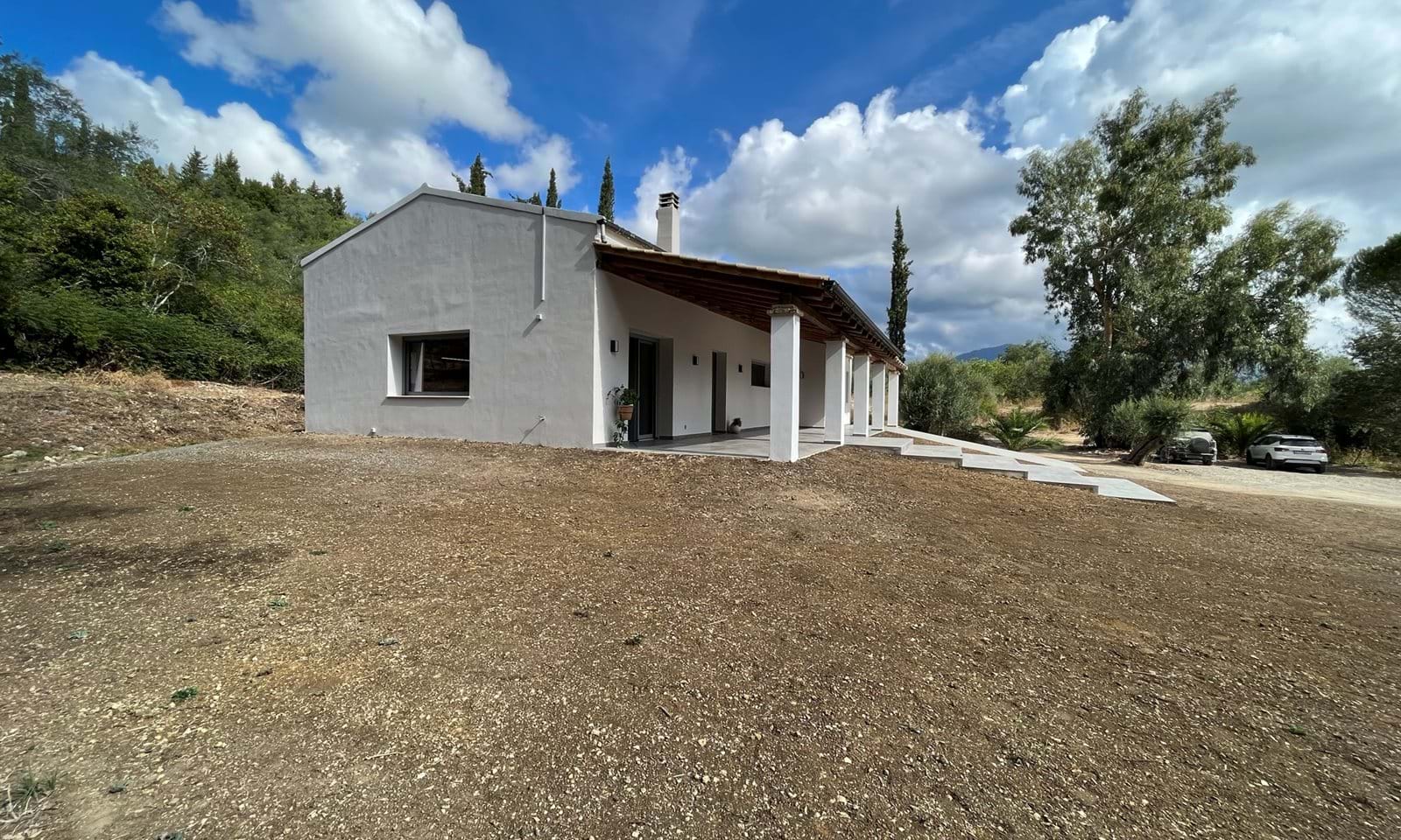 Listing photograph 4 of 31 of the house in Poulades, published by Corfu Home Finders.