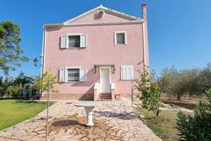 FIR TREE HOUSE, Lefkimmi, Corfu