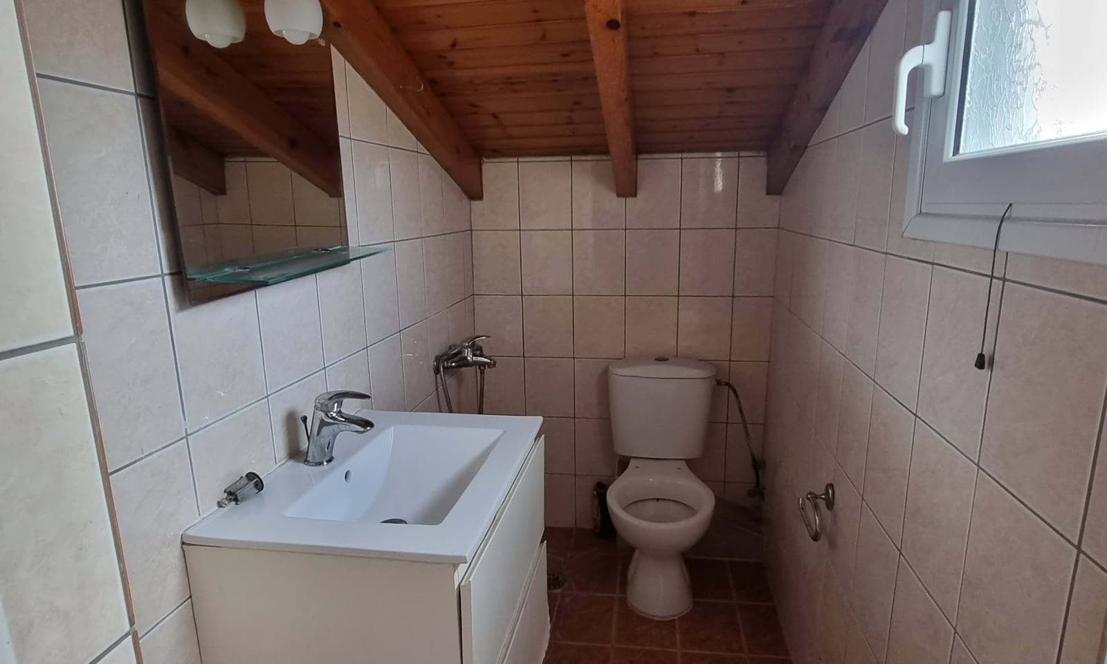 Listing photograph 12 of 14 of the house in Petriti, published by Corfu Home Finders.