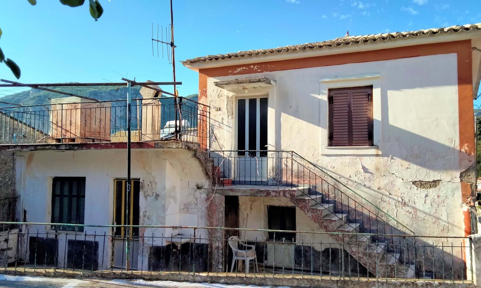 Listing photograph 1 of 9 of the house in Gardelades, published by Corfu Home Finders.