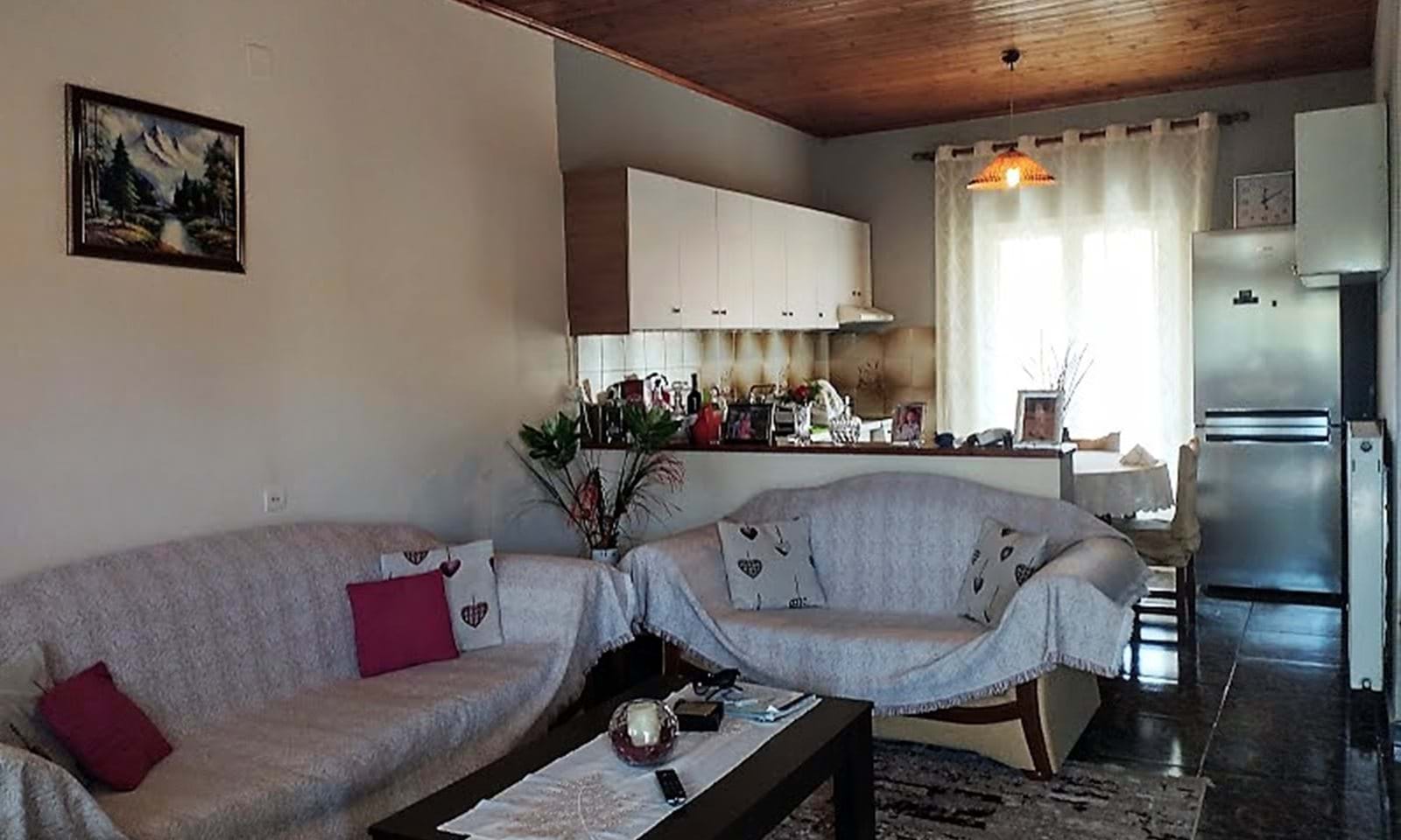 Listing photograph 6 of 12 of the house in Kassiopi, published by Corfu Home Finders.