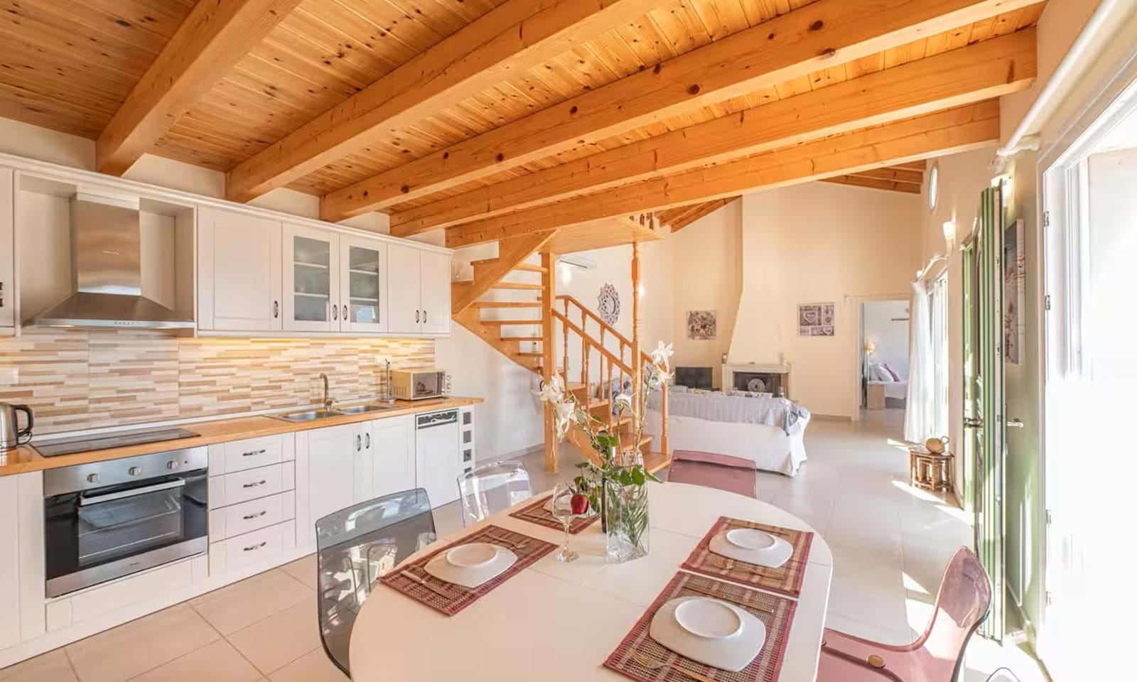 Listing photograph 7 of 20 of the house in Kassiopi, published by Corfu Home Finders.