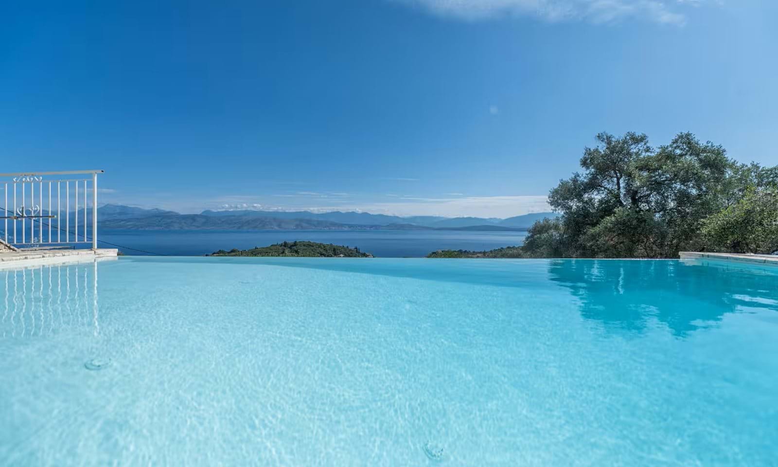Listing photograph 4 of 20 of the house in Kassiopi, published by Corfu Home Finders.