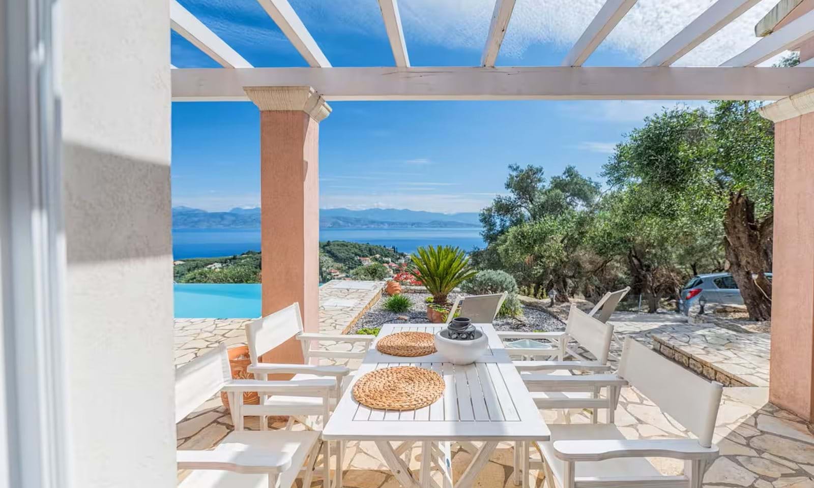 Listing photograph 19 of 20 of the house in Kassiopi, published by Corfu Home Finders.