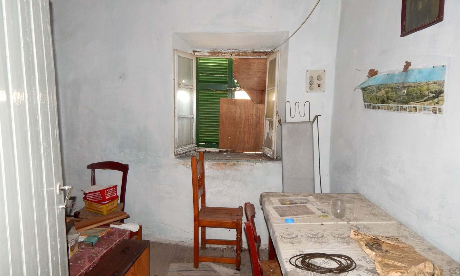 Listing photograph 6 of 11 of the house in Lakones, published by Corfu Home Finders.