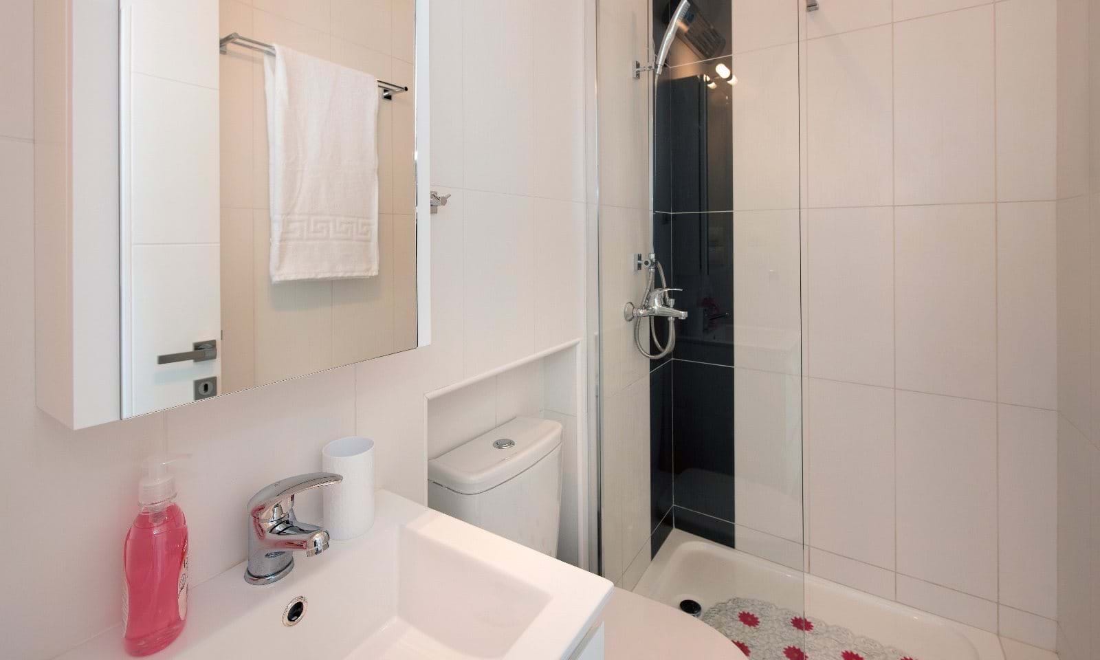 Listing photograph 10 of 16 of the house in Ipsos, published by Corfu Home Finders.