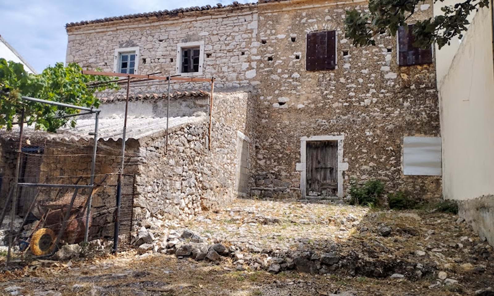 Listing photograph 1 of 3 of the house in Loutses, published by Corfu Home Finders.