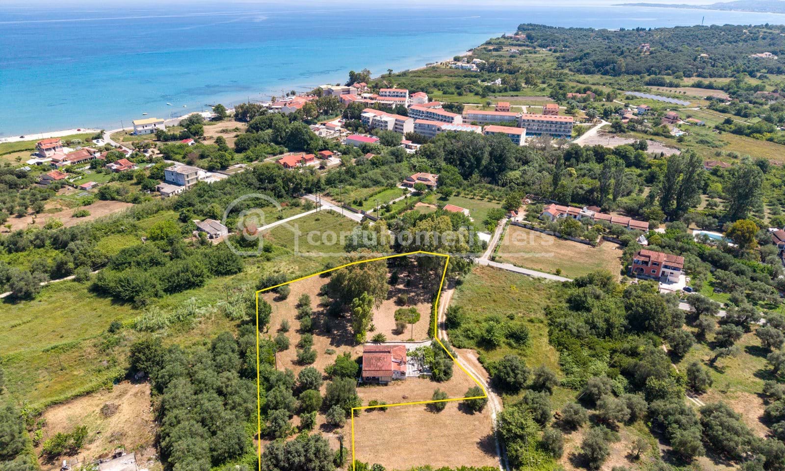 Listing photograph 19 of 20 of the house in Agnos, published by Corfu Home Finders.