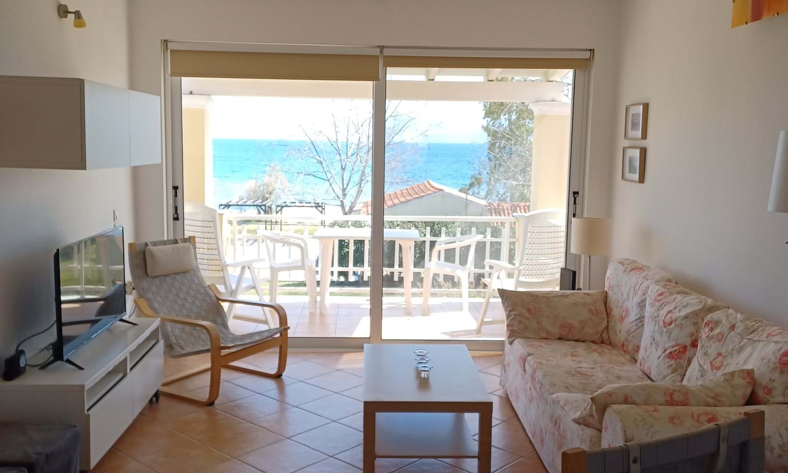 Listing photograph 3 of 16 of the house in Lefkimmi, published by Corfu Home Finders.