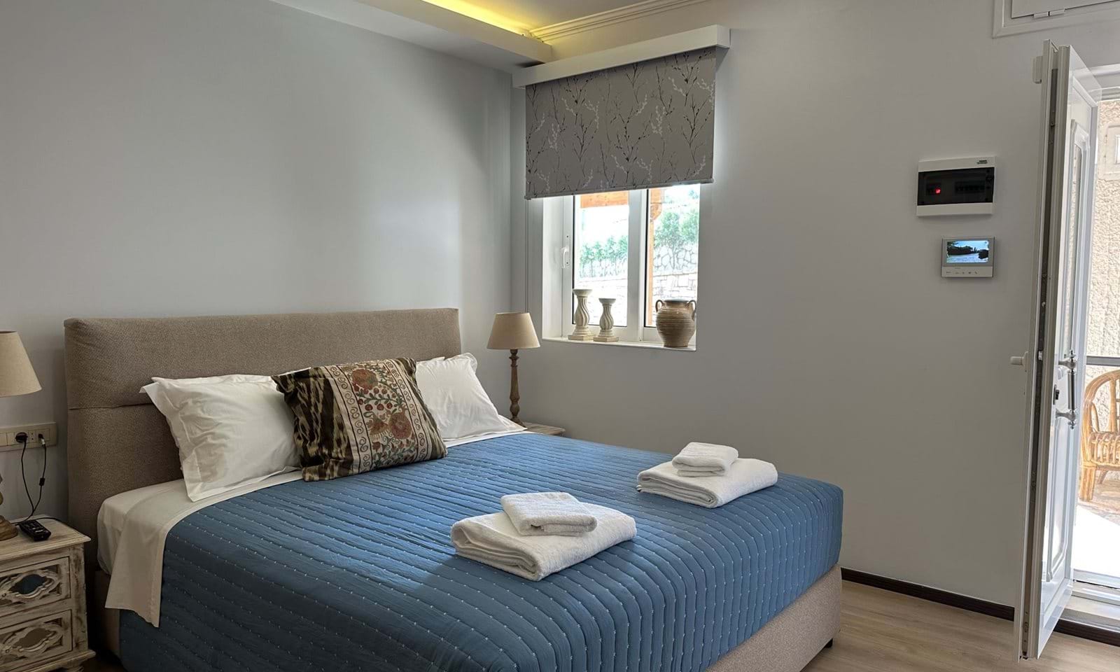 Listing photograph 29 of 34 of the house in Kassiopi, published by Corfu Home Finders.