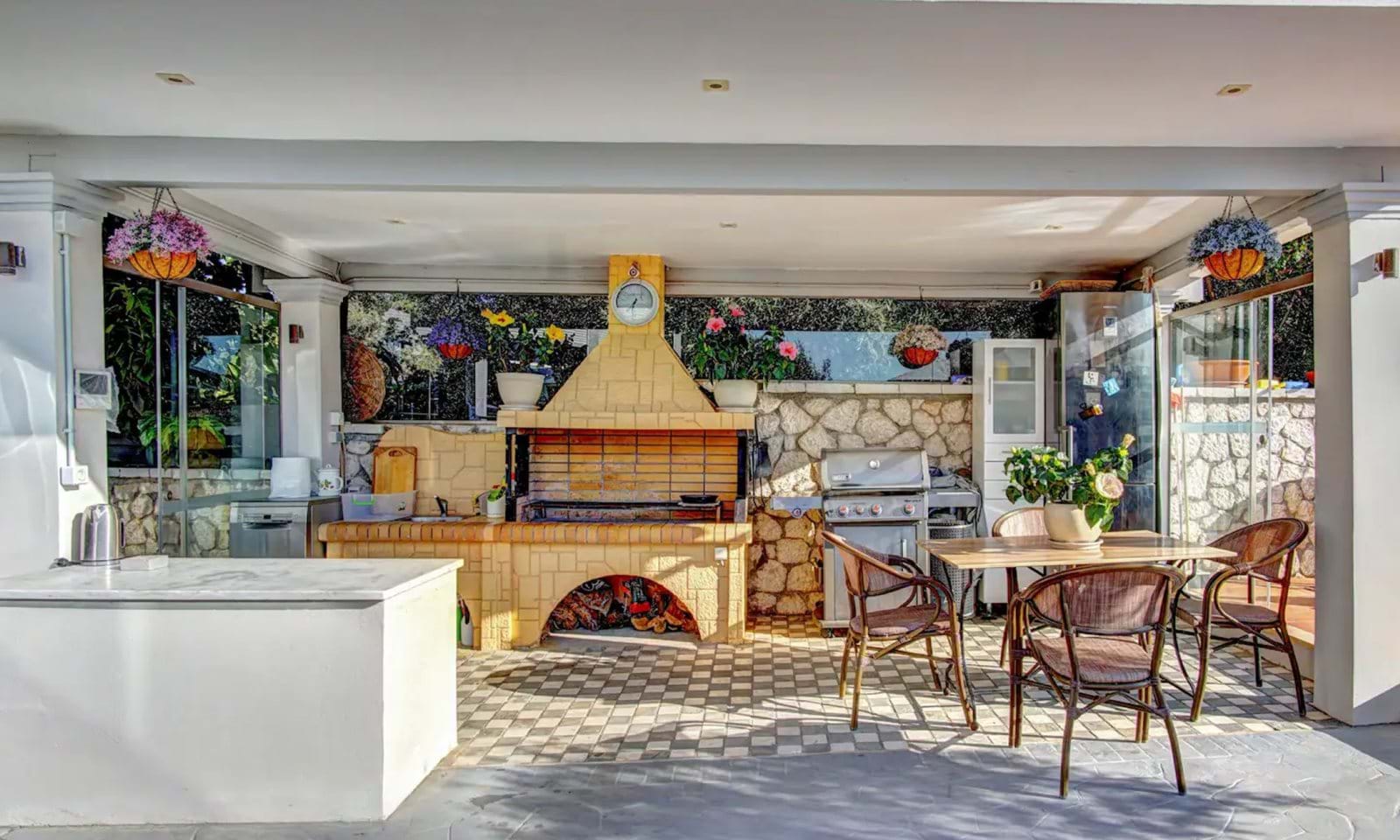 Listing photograph 4 of 34 of the house in Kassiopi, published by Corfu Home Finders.