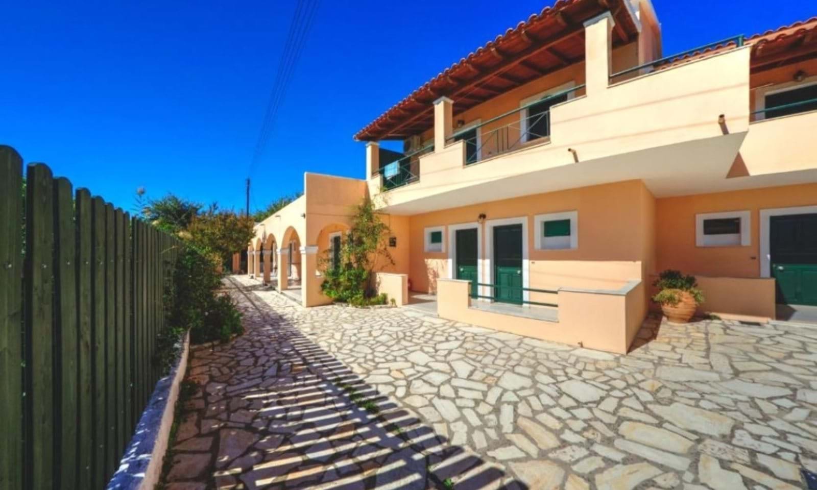 Listing photograph 2 of 10 of the commercial in Sidari, published by Corfu Home Finders.
