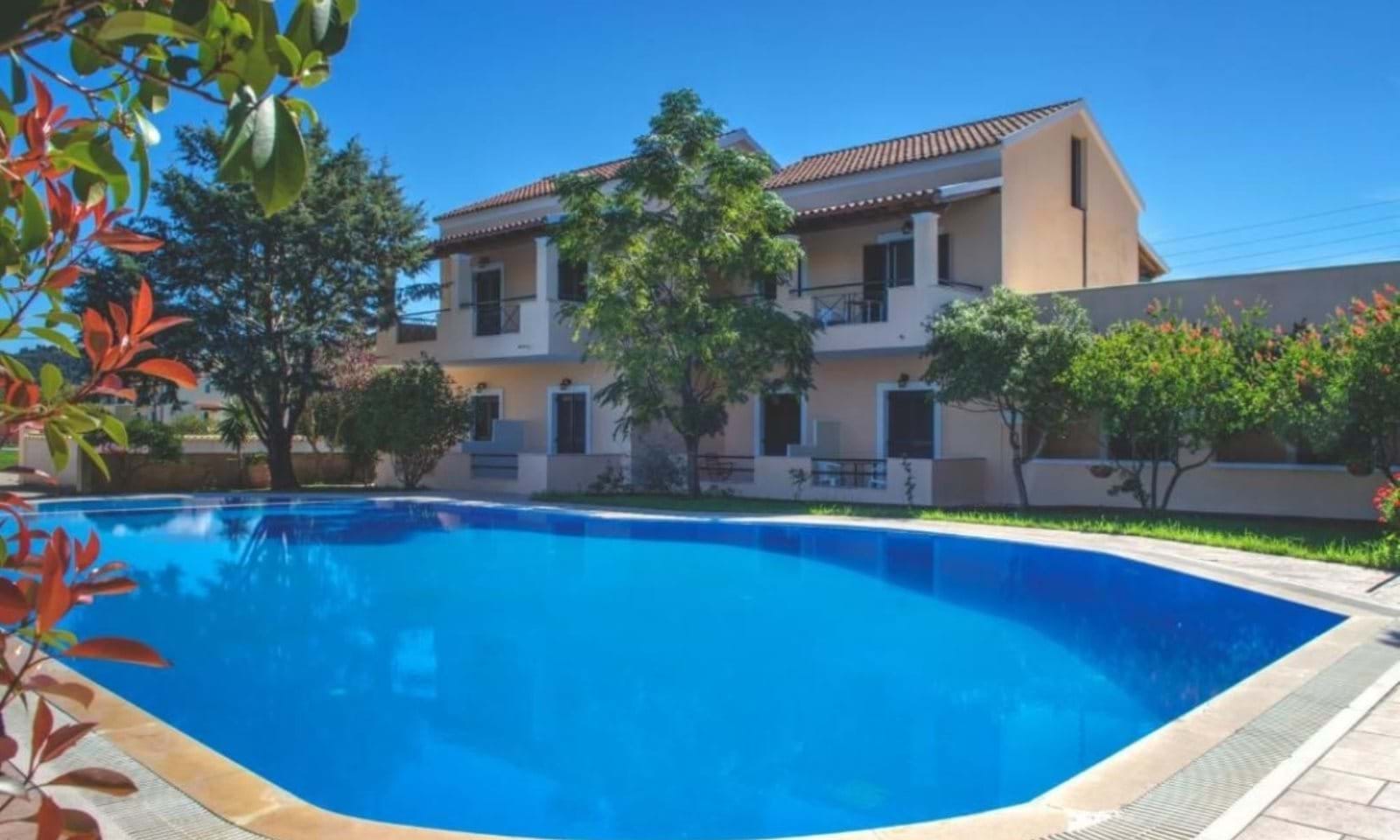 Listing photograph 1 of 10 of the commercial in Sidari, published by Corfu Home Finders.