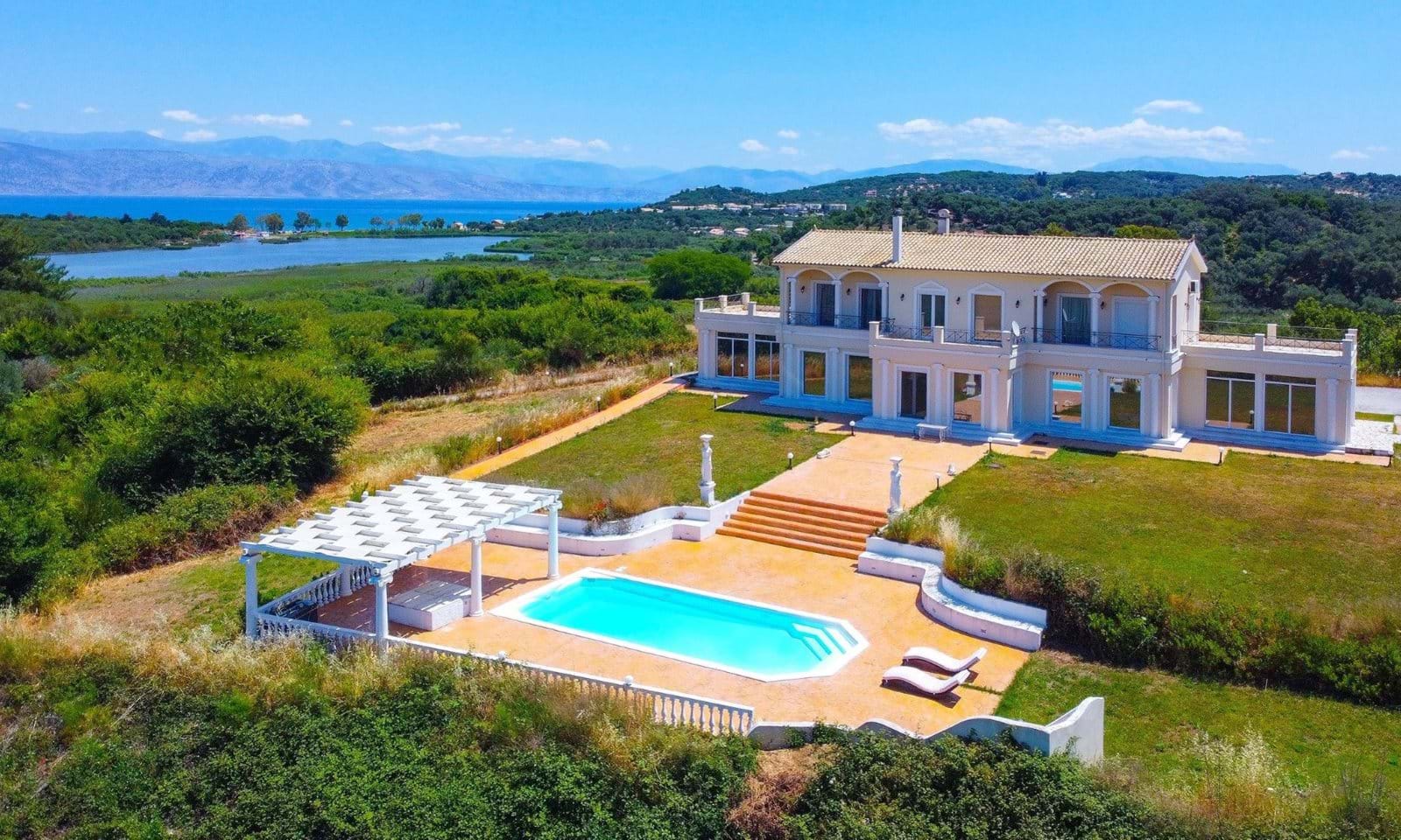 Listing photograph 1 of 17 of the house in Agios Spiridon, published by Corfu Home Finders.