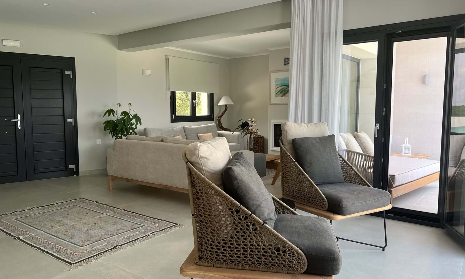 Listing photograph 10 of 23 of the house in Kassiopi, published by Corfu Home Finders.