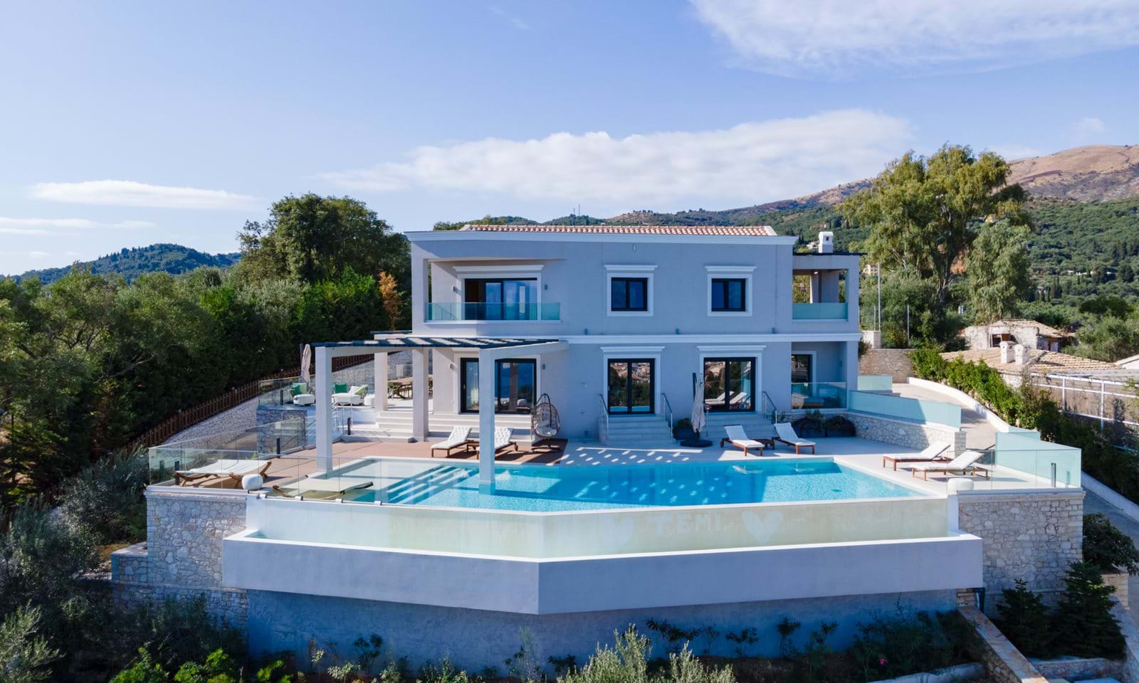 Listing photograph 2 of 23 of the house in Kassiopi, published by Corfu Home Finders.