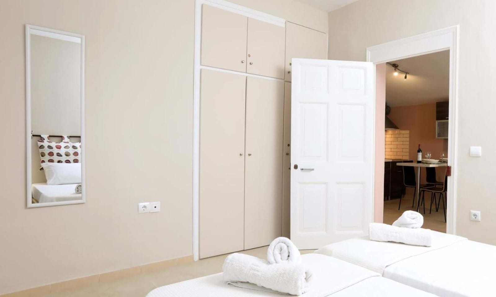 Listing photograph 6 of 18 of the apartment in Ipsos, published by Corfu Home Finders.