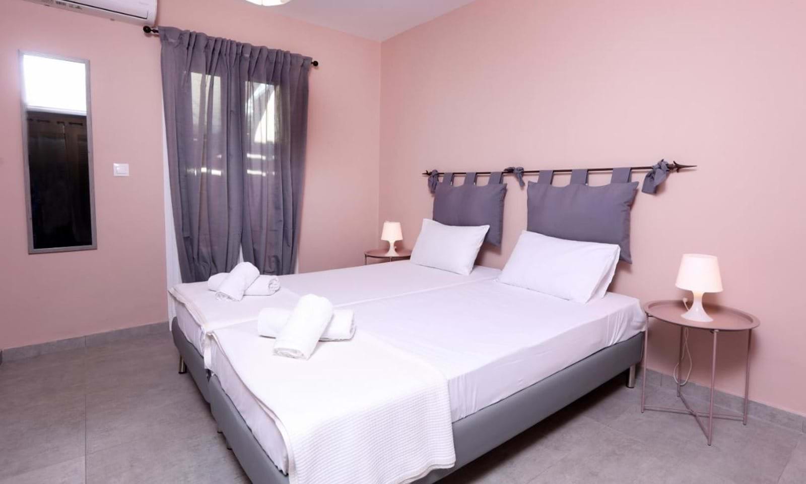 Listing photograph 14 of 18 of the apartment in Ipsos, published by Corfu Home Finders.
