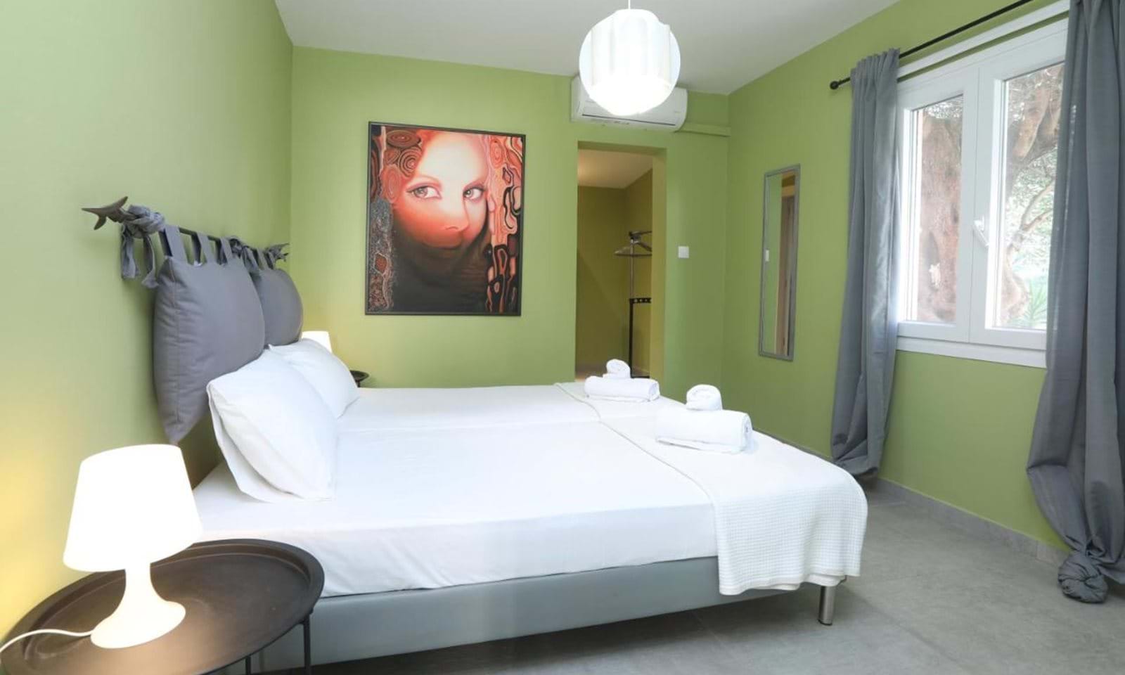 Listing photograph 12 of 18 of the apartment in Ipsos, published by Corfu Home Finders.