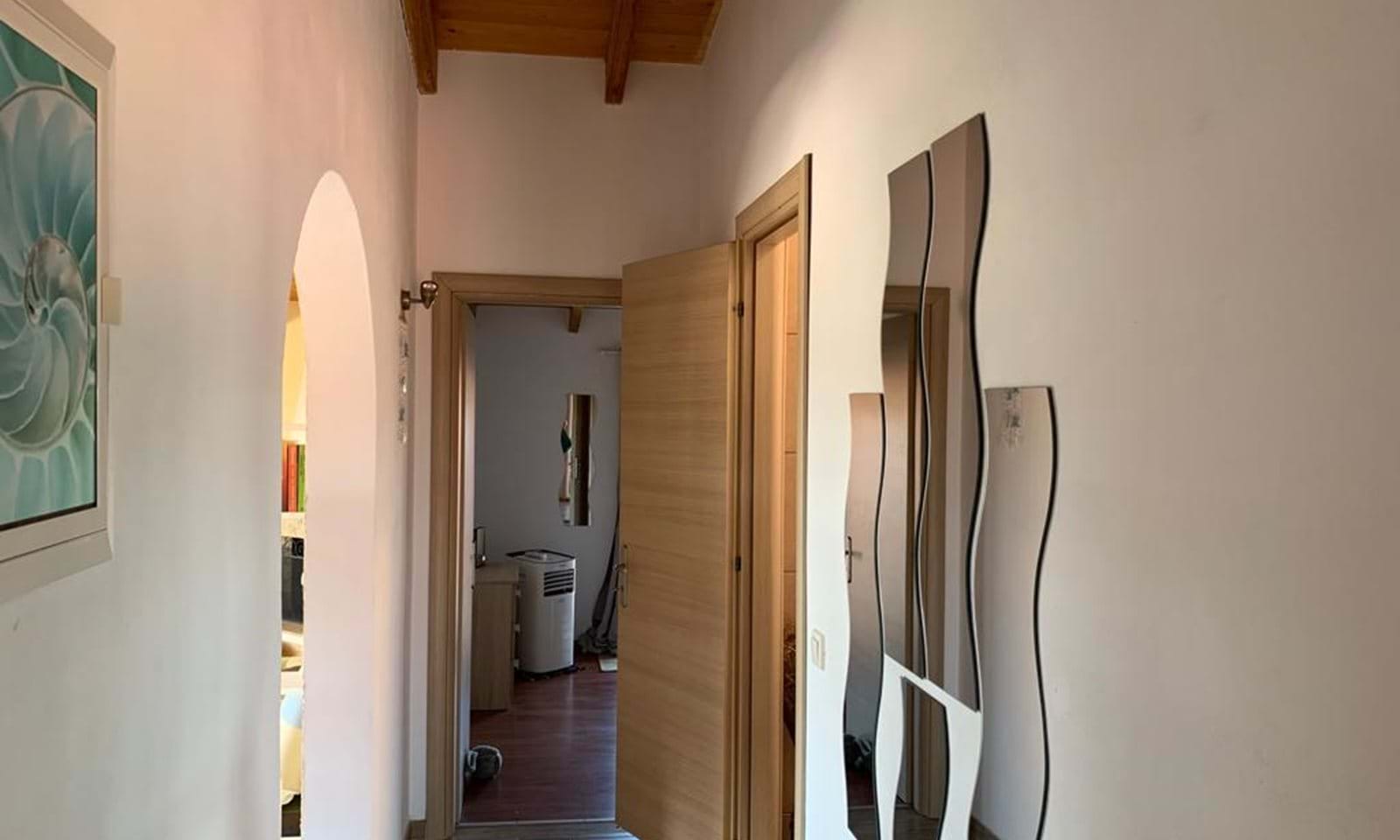 Listing photograph 7 of 14 of the apartment in Corfu Town, published by Corfu Home Finders.