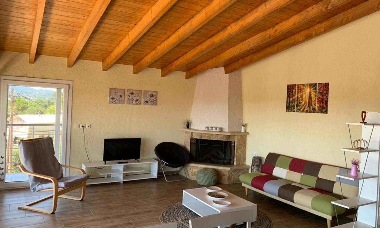 Listing photograph 3 of 14 of the apartment in Corfu Town, published by Corfu Home Finders.