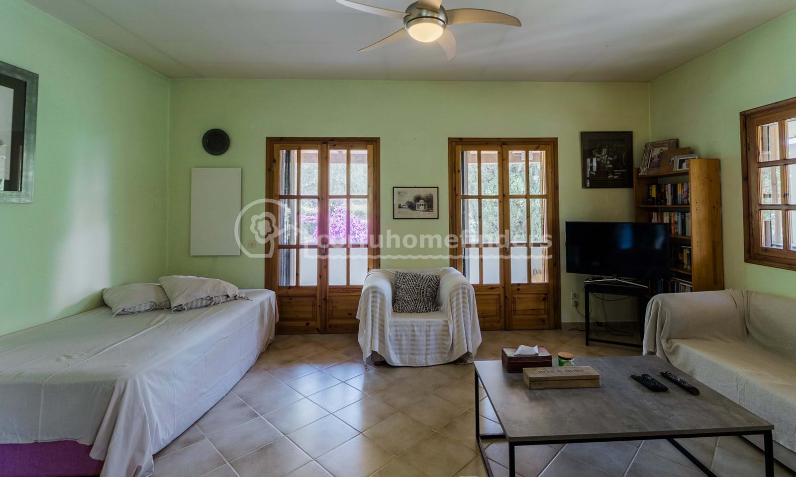 Listing photograph 18 of 48 of the house in Ano Korakiana, published by Corfu Home Finders.