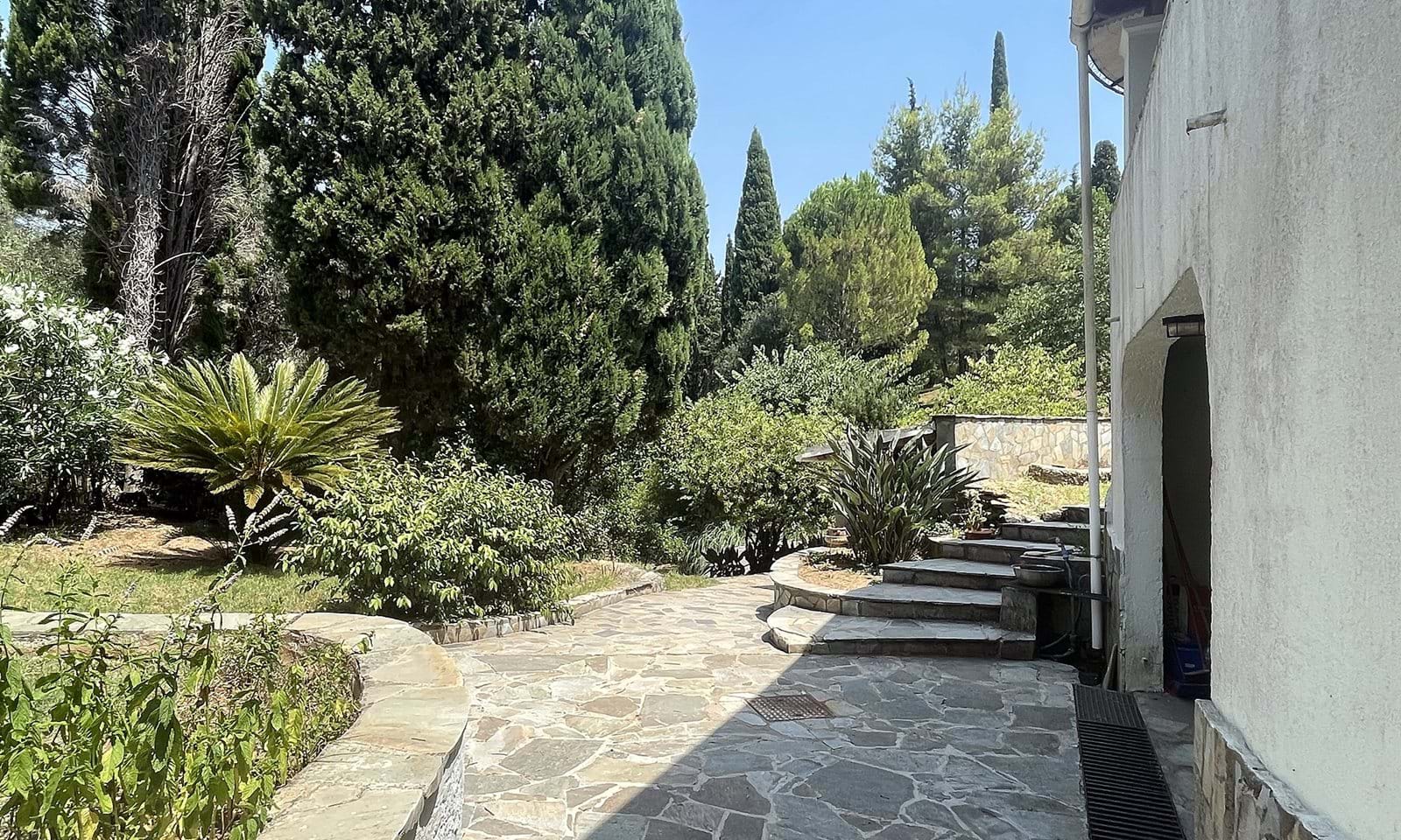 Listing photograph 32 of 48 of the house in Ano Korakiana, published by Corfu Home Finders.