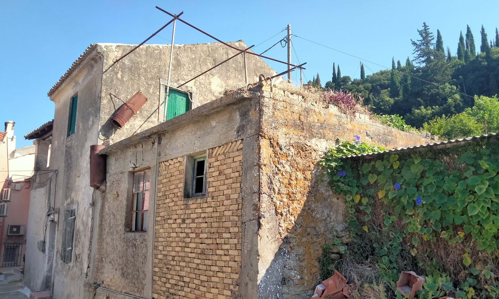 Listing photograph 4 of 15 of the house in Manatades, published by Corfu Home Finders.