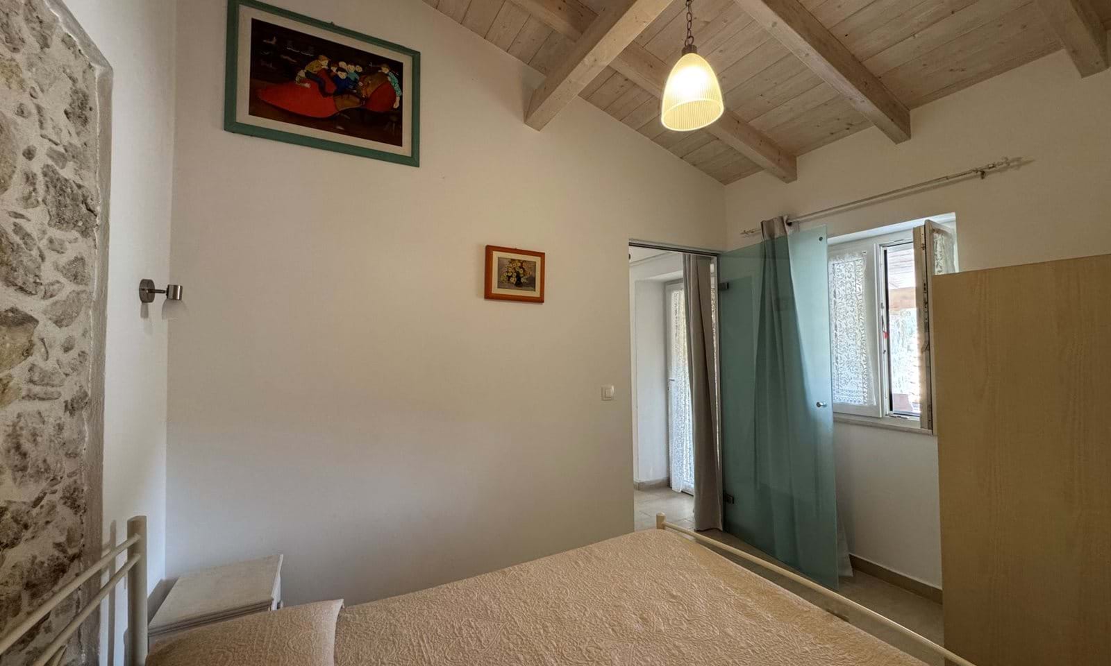 Listing photograph 8 of 9 of the apartment in Makrades, published by Corfu Home Finders.