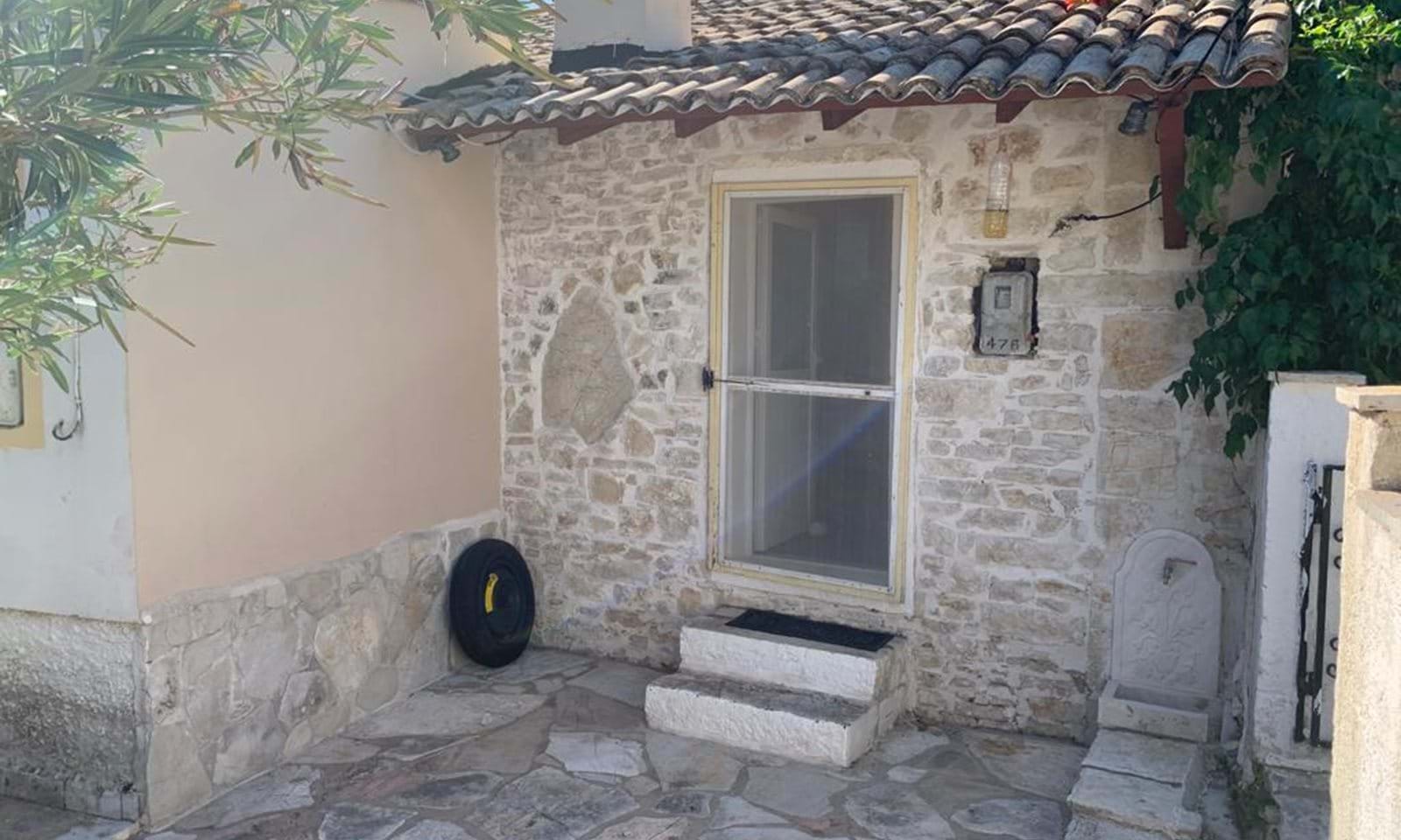 Listing photograph 5 of 14 of the house in Katavolos, published by Corfu Home Finders.