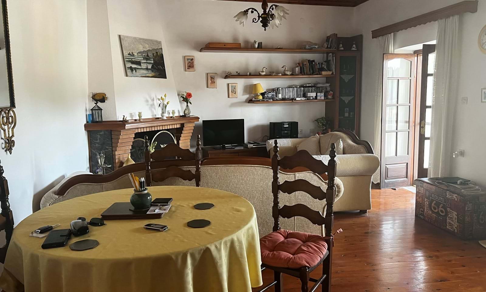 Listing photograph 4 of 16 of the house in Peroulades, published by Corfu Home Finders.