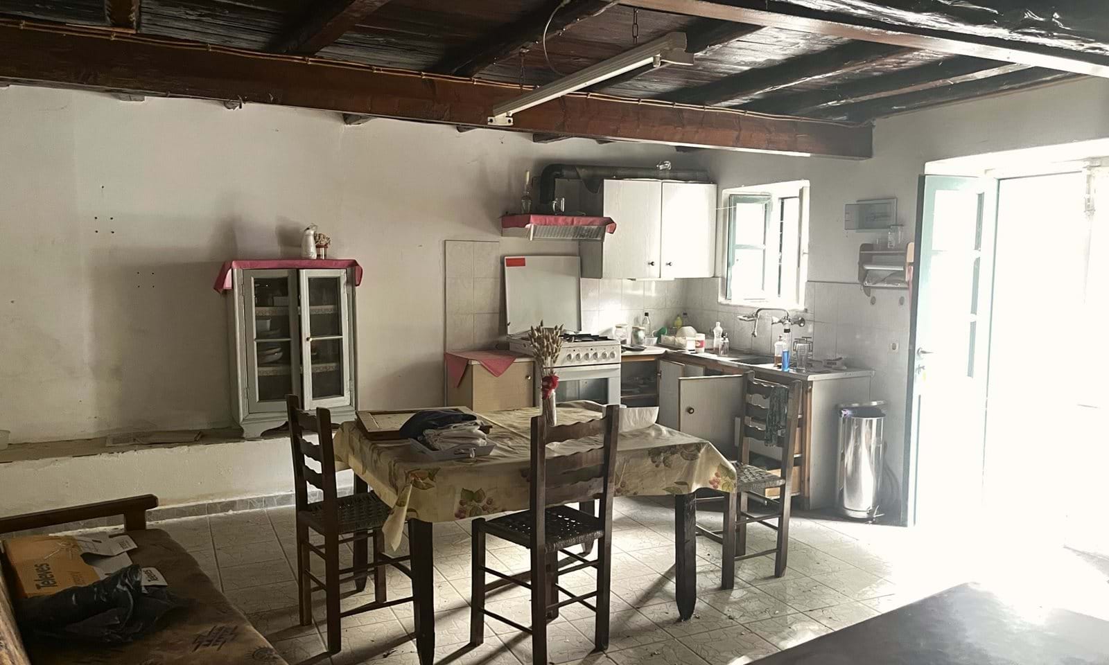Listing photograph 4 of 11 of the house in Strinilas, published by Corfu Home Finders.
