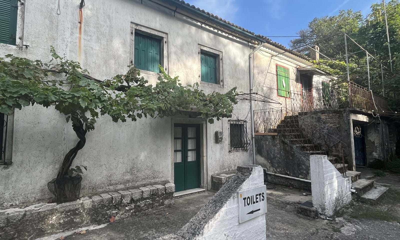 Listing photograph 1 of 11 of the house in Strinilas, published by Corfu Home Finders.