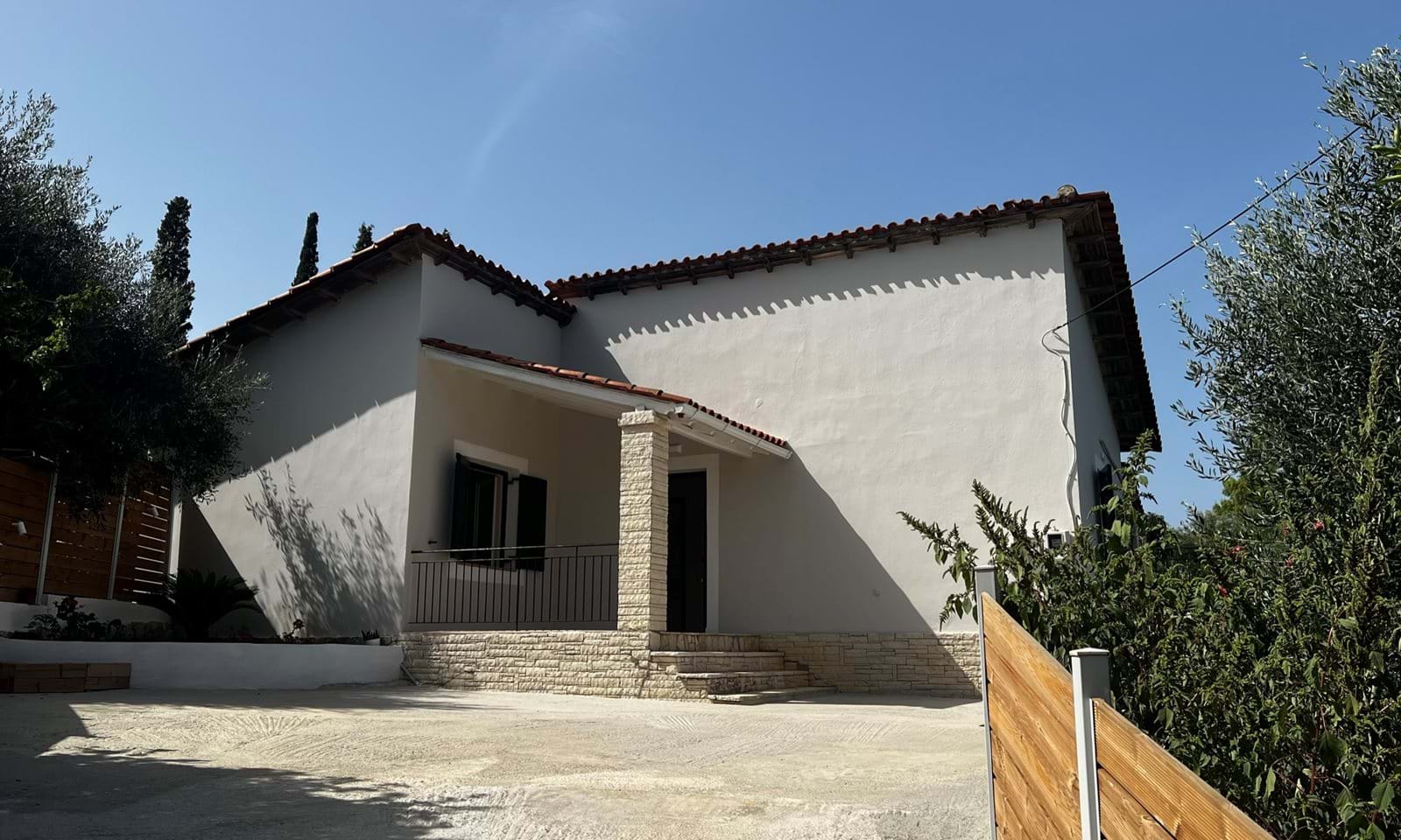 Listing photograph 1 of 13 of the house in Agios Spiridon, published by Corfu Home Finders.