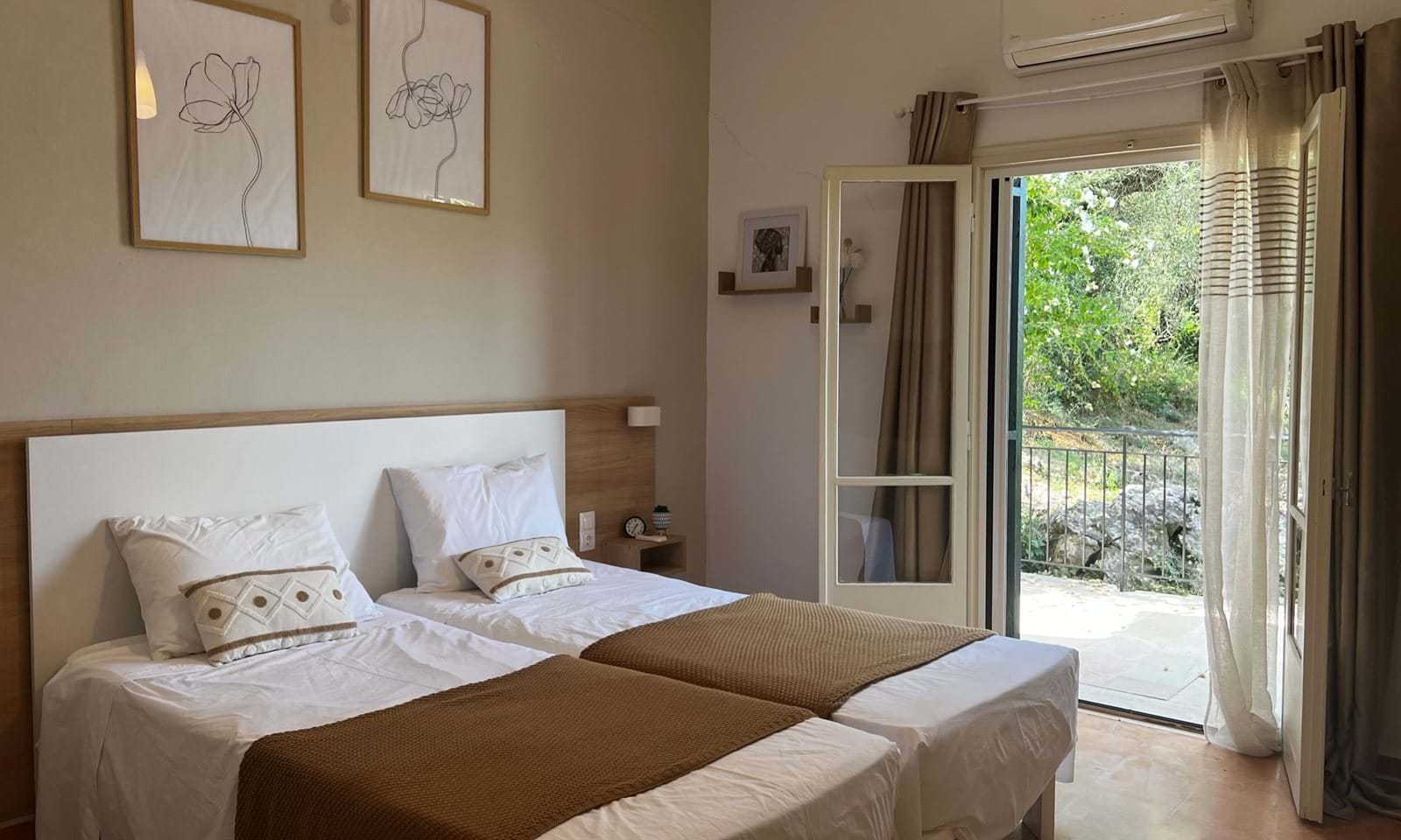 Listing photograph 10 of 13 of the house in Agios Spiridon, published by Corfu Home Finders.
