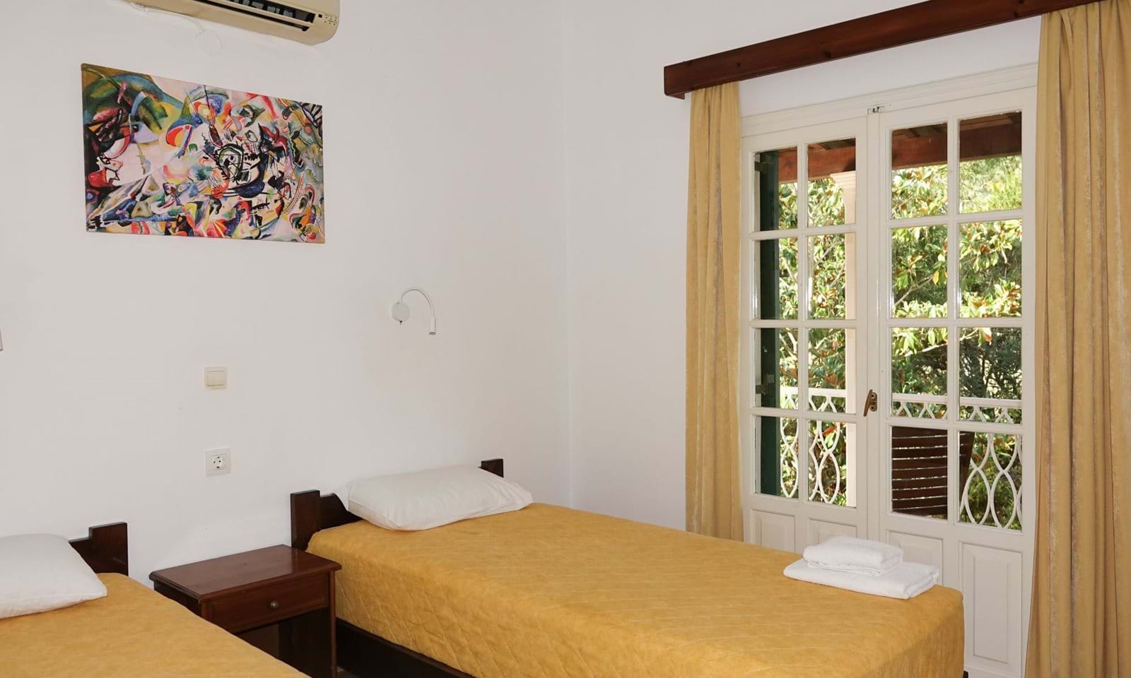 Listing photograph 14 of 24 of the house in Agios Ioannis, published by Corfu Home Finders.