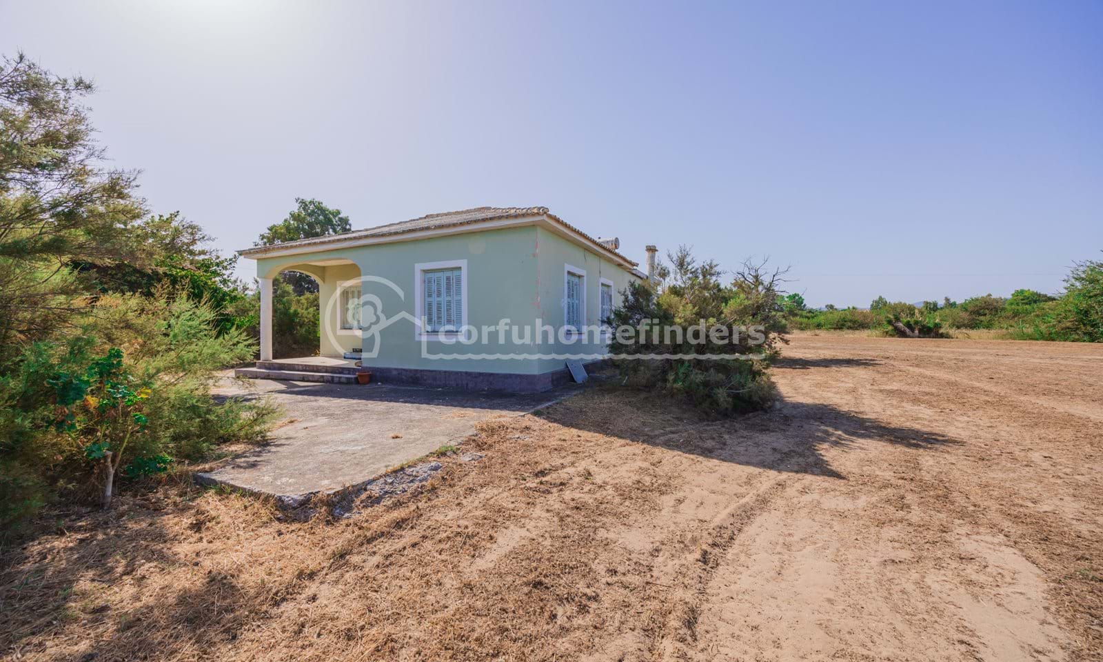 Listing photograph 3 of 13 of the house in Agios Ioannis, published by Corfu Home Finders.
