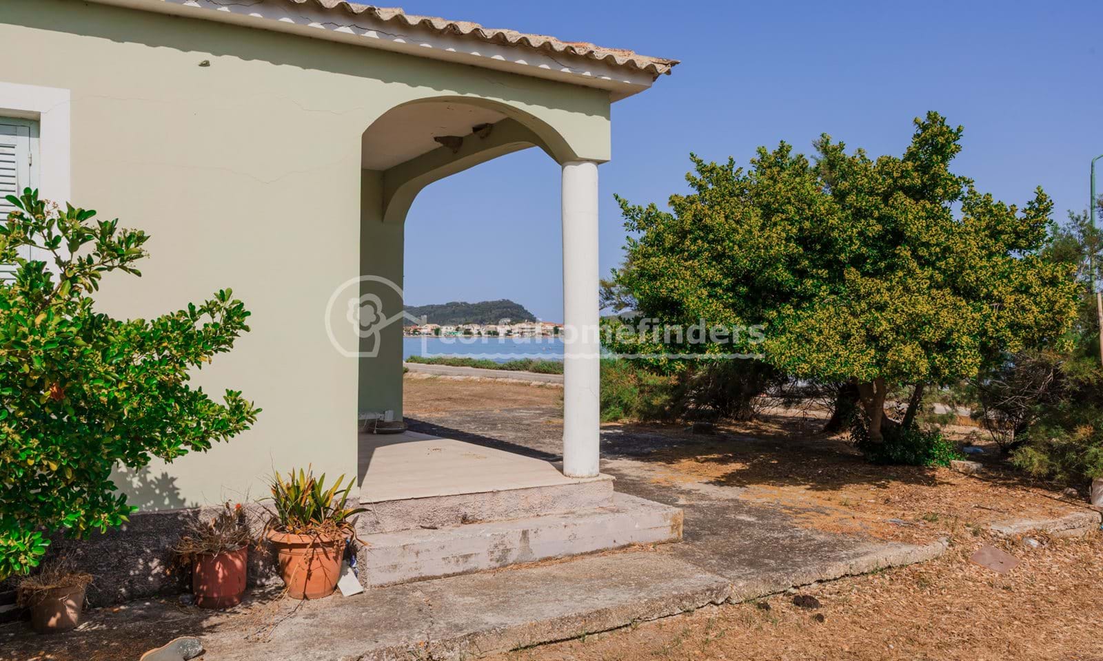 Listing photograph 4 of 13 of the house in Agios Ioannis, published by Corfu Home Finders.
