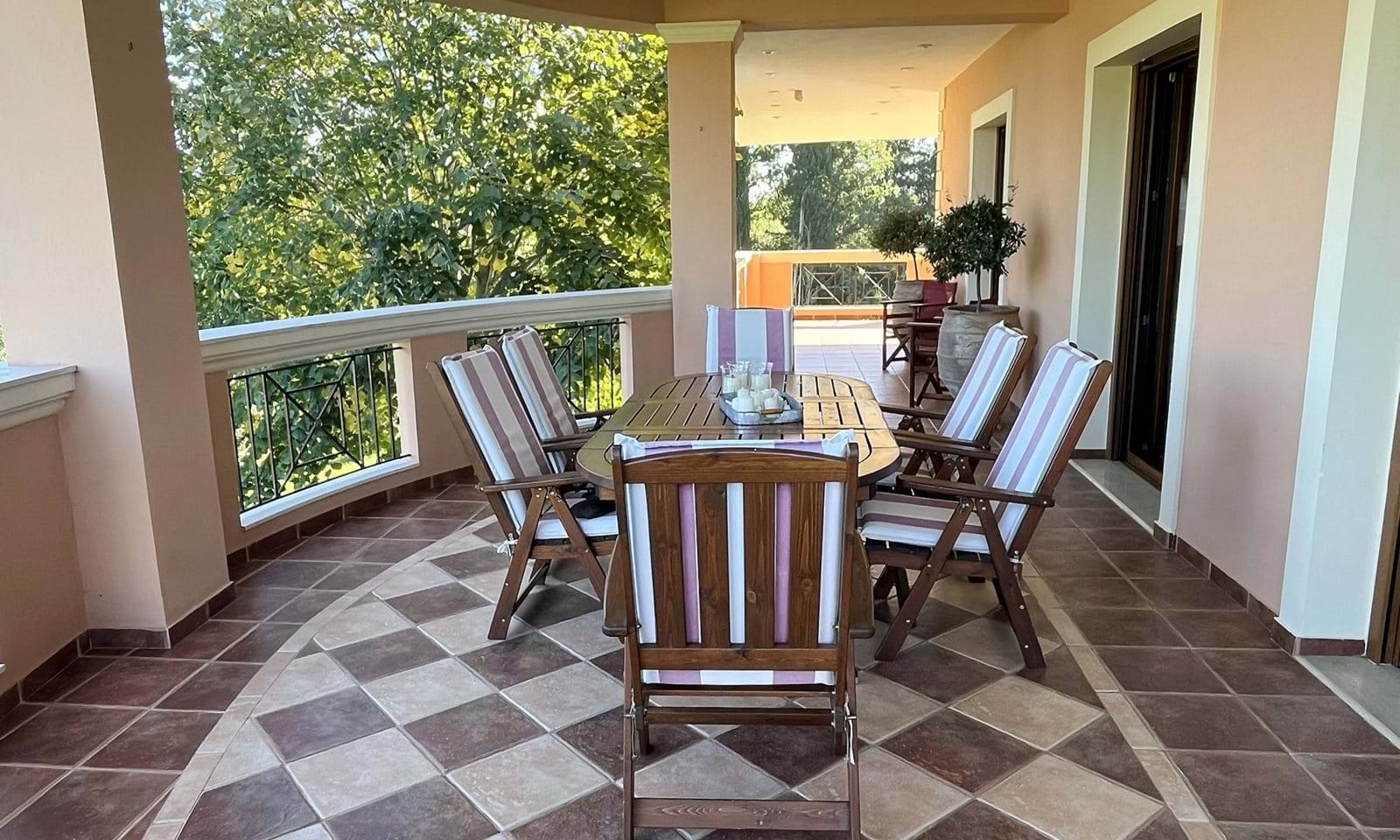 Listing photograph 7 of 18 of the house in Dassia, published by Corfu Home Finders.