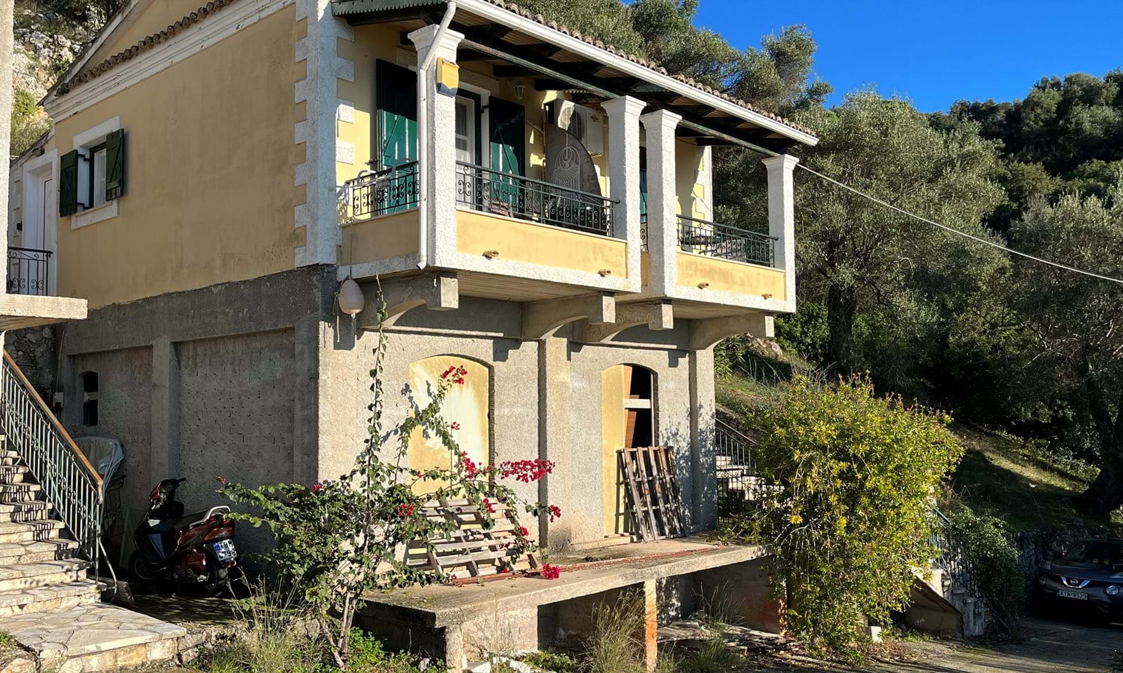 Listing photograph 14 of 18 of the house in Barbati, published by Corfu Home Finders.