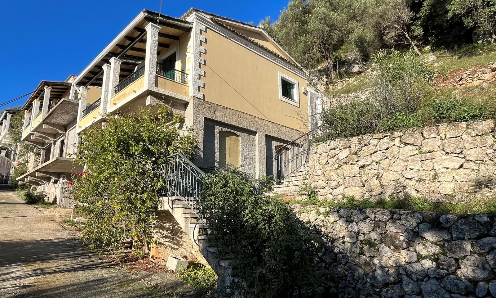 Listing photograph 12 of 18 of the house in Barbati, published by Corfu Home Finders.