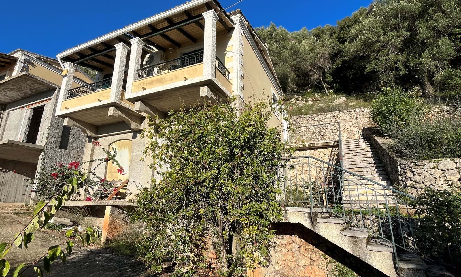 Listing photograph 13 of 18 of the house in Barbati, published by Corfu Home Finders.