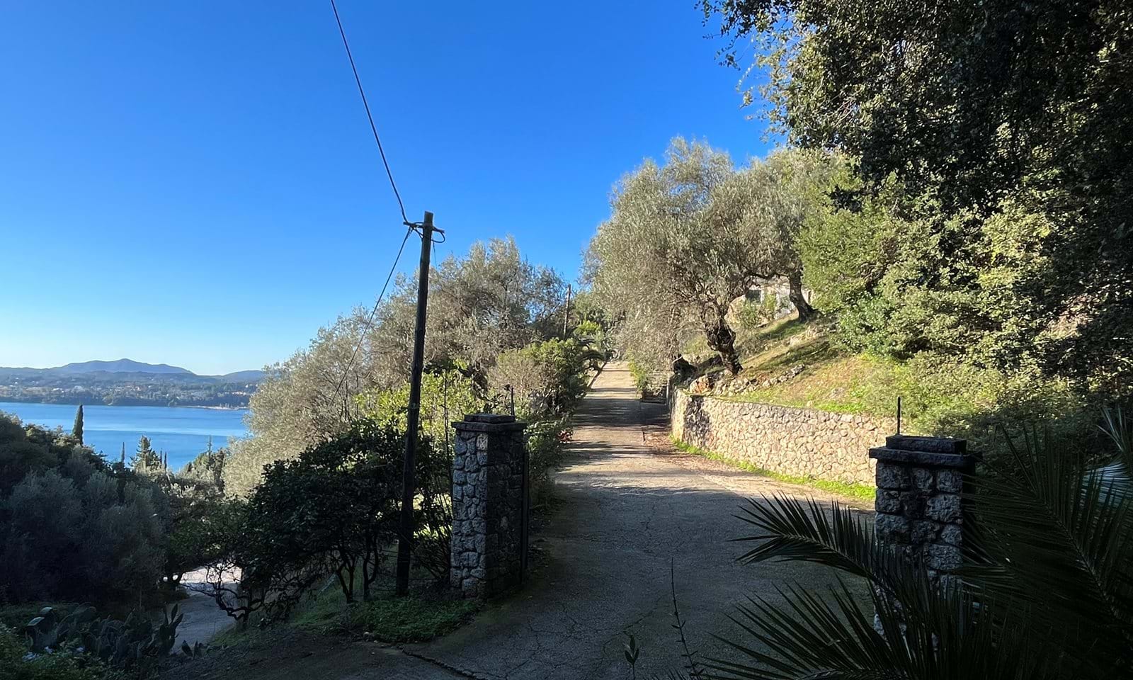 Listing photograph 6 of 18 of the house in Barbati, published by Corfu Home Finders.