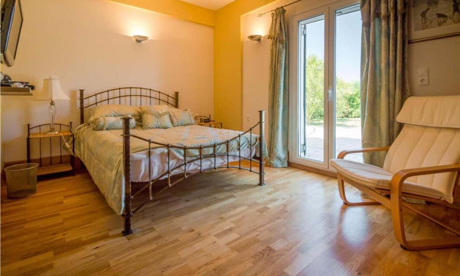 Listing photograph 4 of 16 of the house in Sgourades, published by Corfu Home Finders.