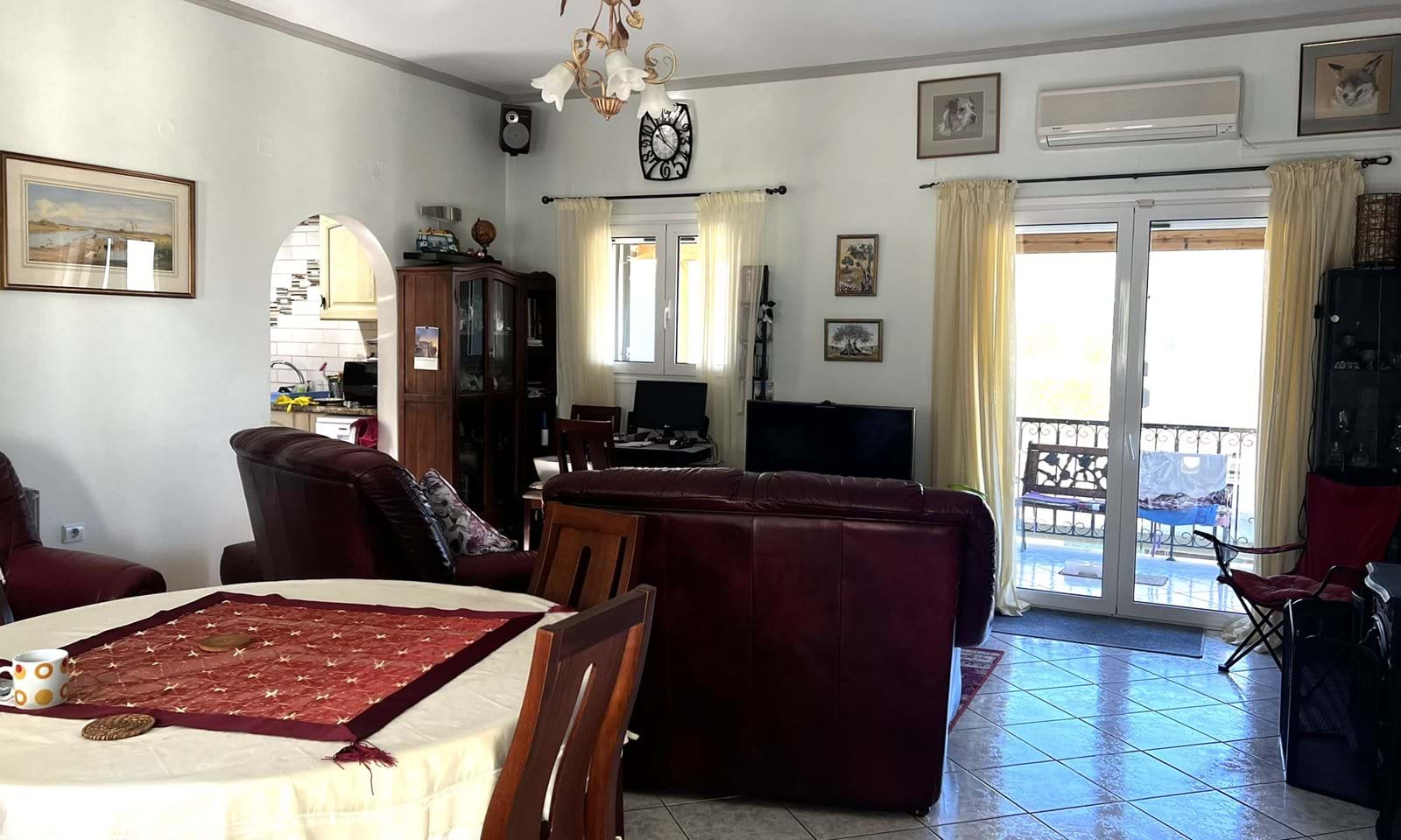 Listing photograph 4 of 16 of the house in Agios Spiridon, published by Corfu Home Finders.