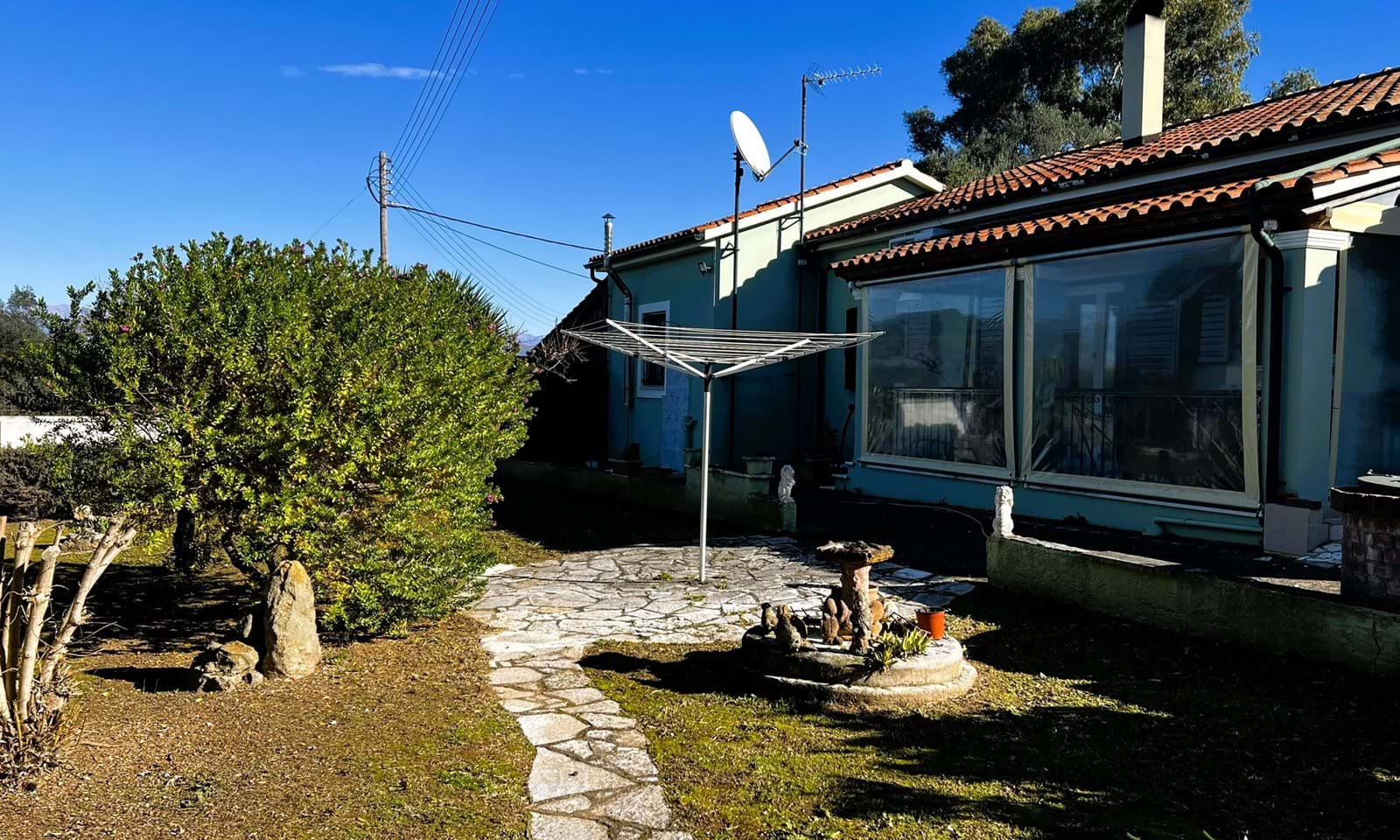 Listing photograph 6 of 16 of the house in Agios Spiridon, published by Corfu Home Finders.